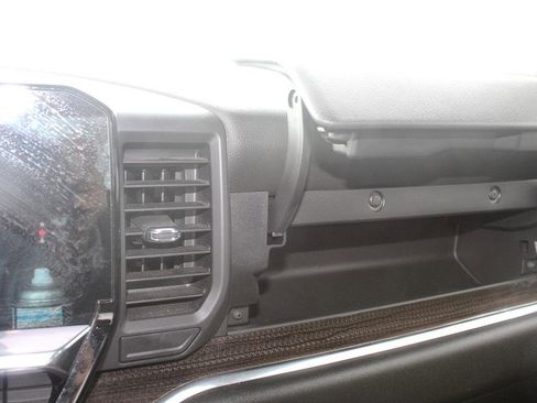 Used 2024 GMC Sierra 1500 Elevation image 32