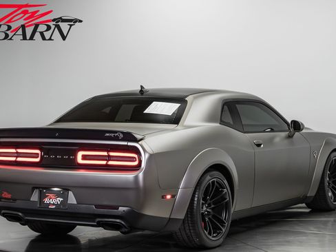 Used 2020 Dodge Challenger SRT Hellcat RWD image 5
