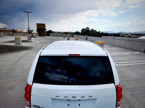 Used 2015 Dodge Grand Caravan SE w/ Quick Order Package 29E SE image 10