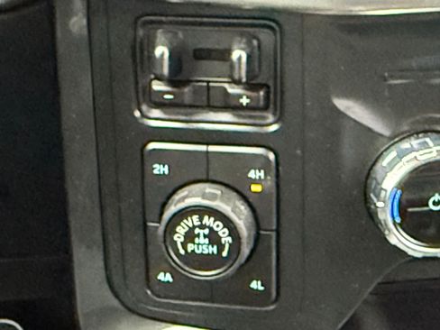 Used 2022 Ford F150 Lariat w/ Equipment Group 502A High image 24