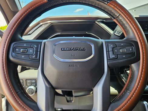 Used 2025 GMC Sierra 2500 Denali w/ Denali Reserve Package AWD/4WD image 11