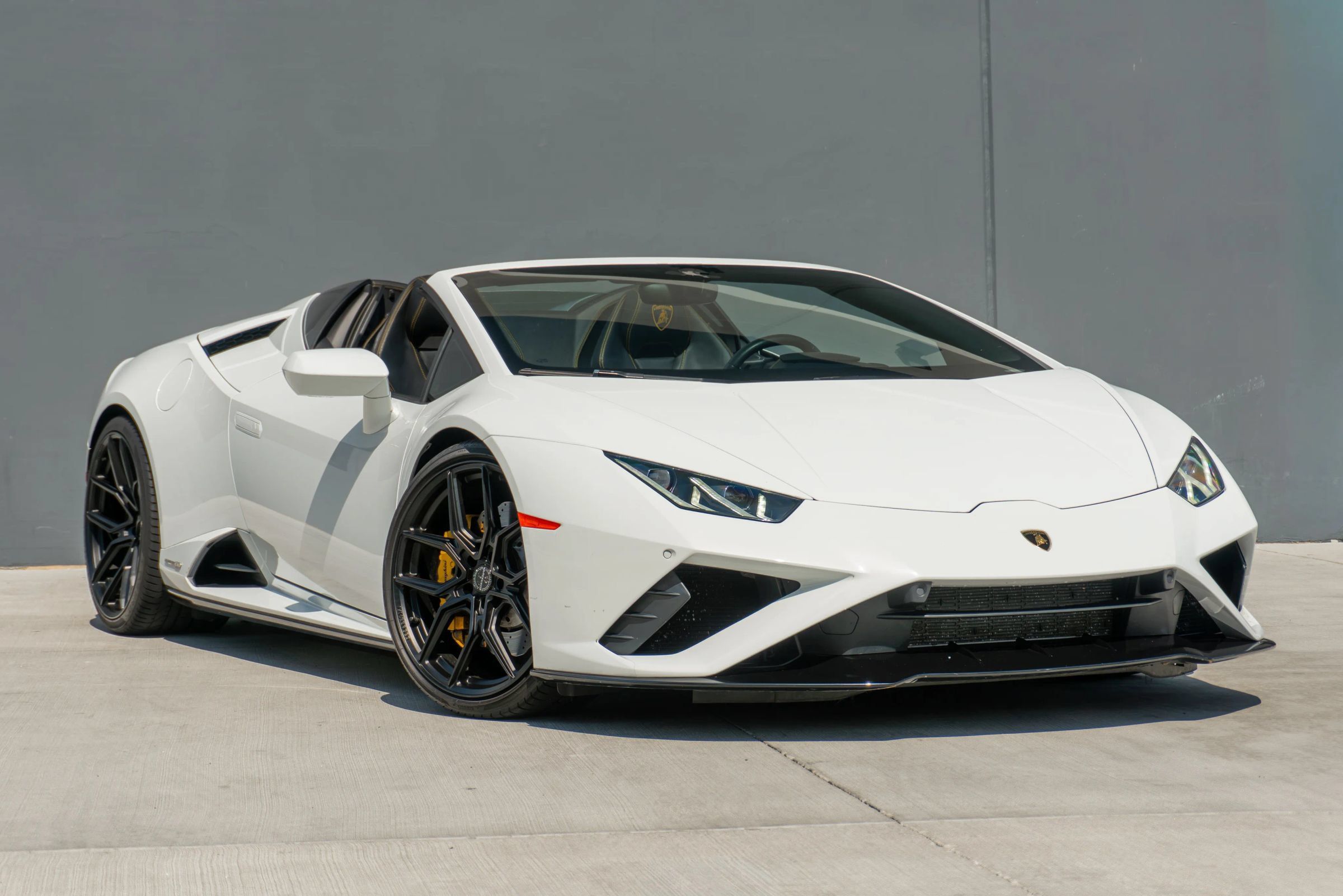 Used 2021 Lamborghini Huracan EVO RWD image 6
