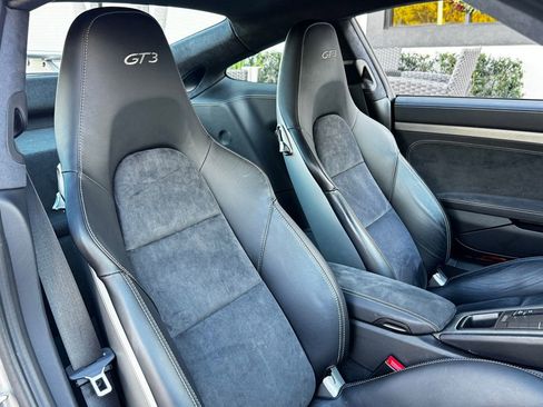 Used 2018 Porsche 911 GT3 image 34