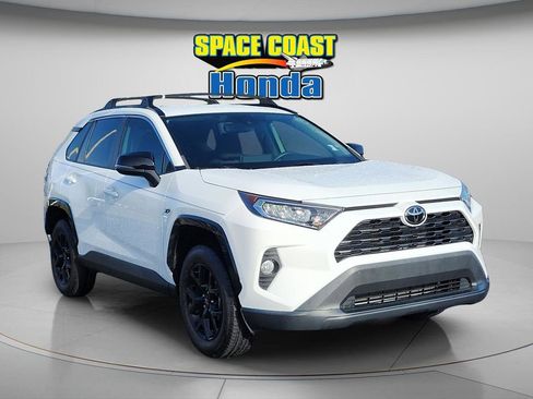 Used 2021 Toyota RAV4 XLE FWD image 13