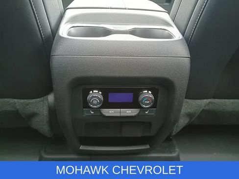 Used 2026 Chevrolet Traverse RS AWD/4WD image 22