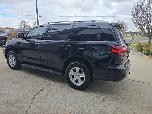 Used 2019 Toyota Sequoia SR5 w/ Premium Package image 21