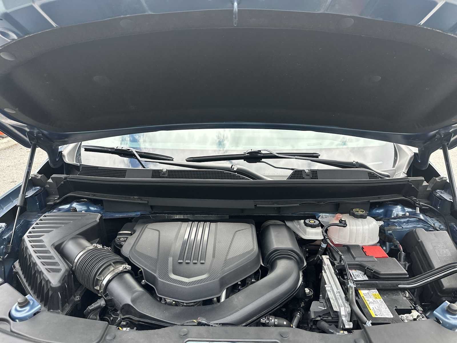 Certified 2025 Chevrolet Traverse LT FWD image 13