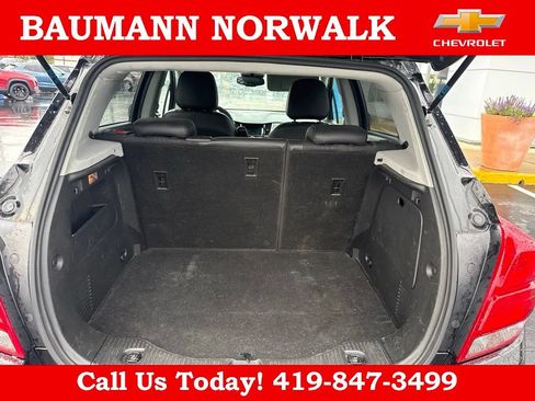 Used 2022 Chevrolet Trax LT w/ LT Convenience Package FWD image 17