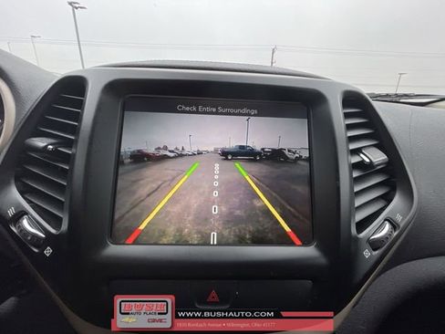 Used 2017 Jeep Cherokee Latitude w/ Comfort & Sound Group image 15