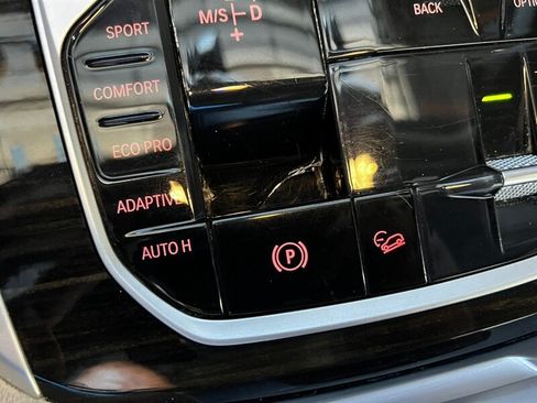 Used 2021 BMW X7 xDrive40i w/ Premium Package AWD/4WD image 44
