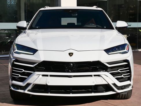 Used 2021 Lamborghini Urus image 3