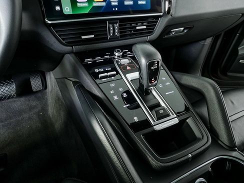 Certified 2023 Porsche Cayenne image 19