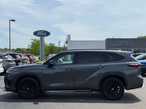 Used 2025 Toyota Highlander XSE AWD/4WD image 45