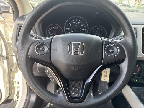 Certified 2022 Honda HR-V LX image 27