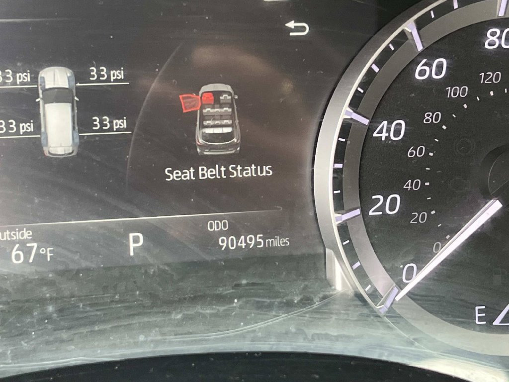 Used 2023 Toyota Highlander L FWD image 12