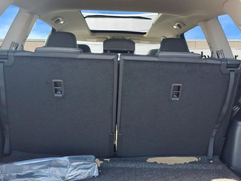 New 2026 Volkswagen Atlas SE image 8