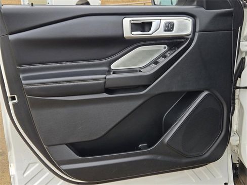 Used 2020 Ford Explorer ST w/ Premium Technology Package image 18