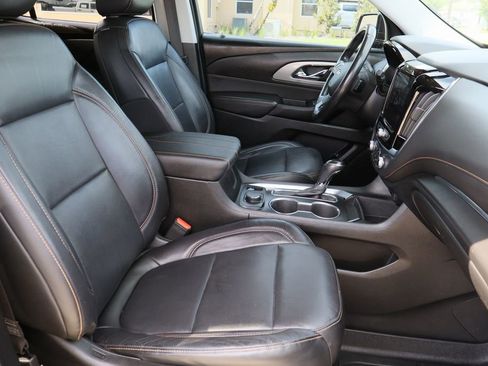 Used 2019 Chevrolet Traverse LT FWD image 29