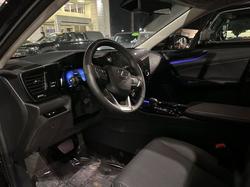 Used 2025 Lexus NX 350h AWD w/ Premium Package image 7