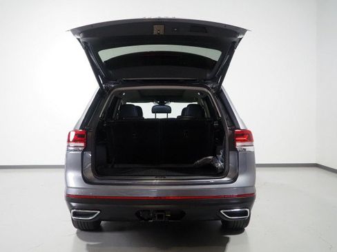 Used 2025 Volkswagen Atlas SE w/ Panoramic Sunroof Package FWD image 38