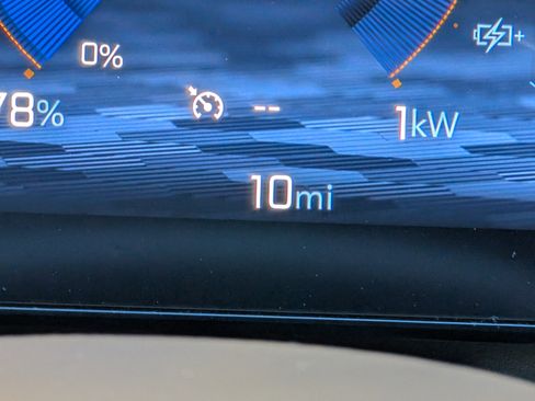 Used 2025 Chevrolet Equinox EV LT image 24