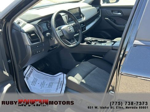 Used 2025 Nissan Rogue SV FWD image 10