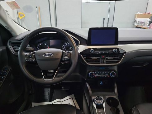 Used 2022 Ford Escape SEL image 3