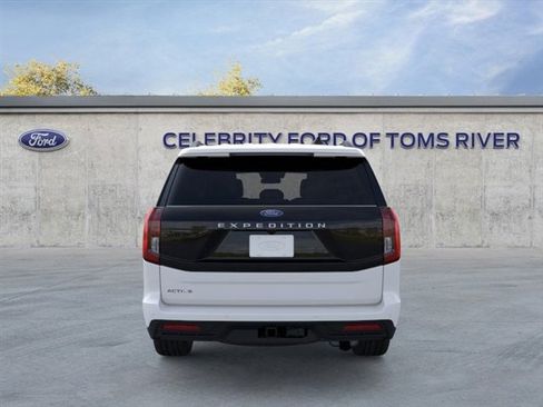 New 2025 Ford Expedition Active image 5