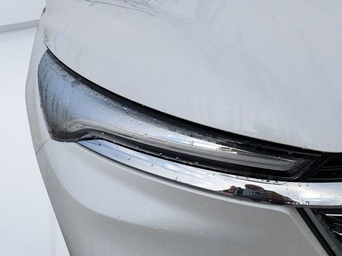 Used 2023 Buick Enclave Essence image 9