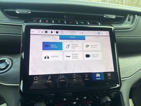 Used 2024 Jeep Grand Cherokee L Limited w/ Luxury Tech Group II image 29