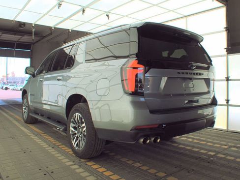Used 2025 Chevrolet Suburban Z71 AWD/4WD image 6
