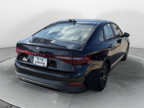 Used 2025 Volkswagen Jetta Sport FWD image 3