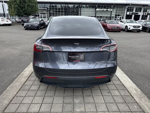 Used 2022 Tesla Model Y Performance AWD/4WD image 6