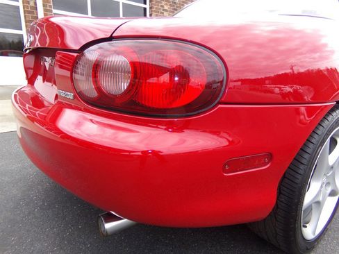 Used 2002 MAZDA MX-5 Miata LS image 11