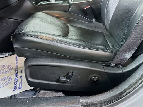 Used 2017 Chrysler 300 C image 19