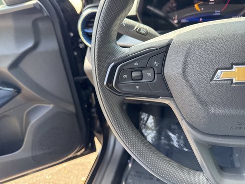 Used 2025 Chevrolet Trax LT FWD image 25