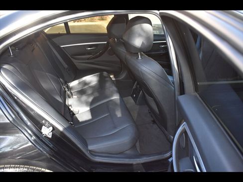 Used 2017 BMW 330i Sedan RWD image 26
