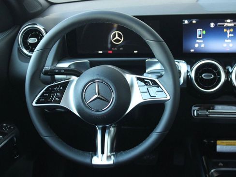 New 2026 Mercedes-Benz GLB 250 image 16