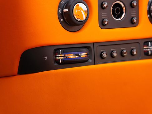 Used 2017 Rolls-Royce Dawn RWD image 66