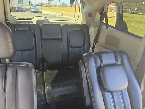 Used 2012 Chrysler Town & Country Touring w/ Entertainment Group #1 image 18