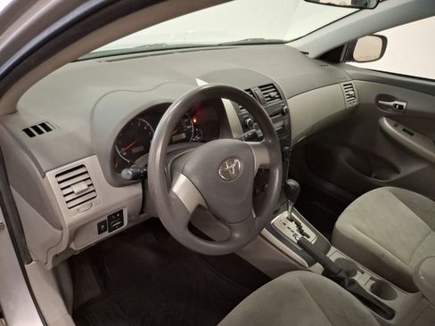 Used 2010 Toyota Corolla LE image 19