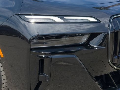 New 2026 BMW 740i w/ Premium Package RWD image 6