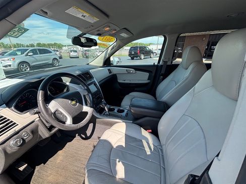 Used 2011 Chevrolet Traverse LTZ FWD image 13