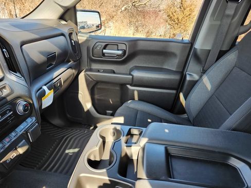 New 2025 Chevrolet Silverado 1500 Custom Trail Boss w/ Turbomax Blackout Package AWD/4WD image 8