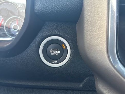 Used 2022 RAM 1500 Laramie AWD/4WD image 21