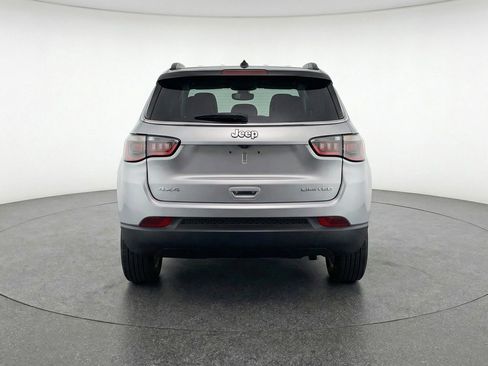 Used 2025 Jeep Compass Limited image 7