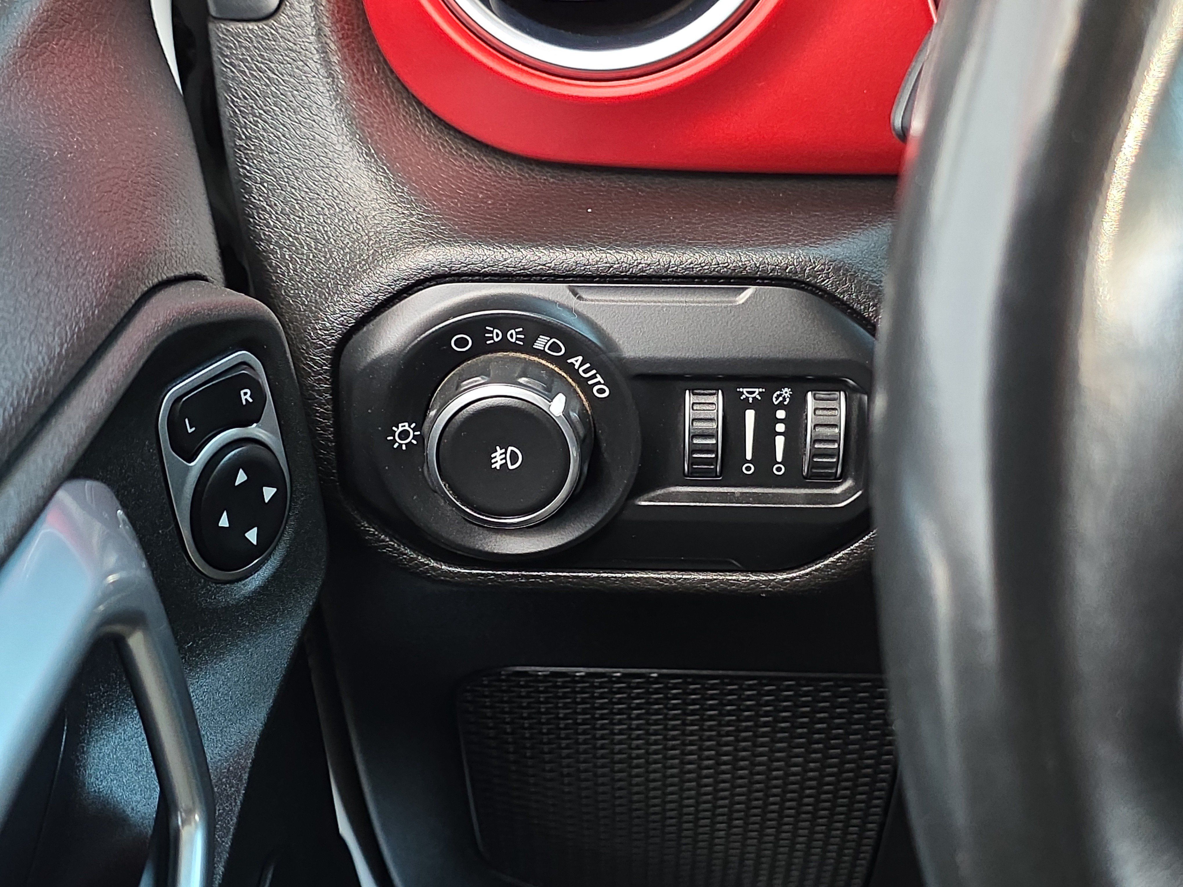 Used 2019 Jeep Wrangler Unlimited Rubicon AWD/4WD image 30