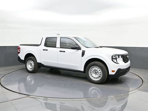 New 2025 Ford Maverick XL w/ Equipment Group 102A image 17