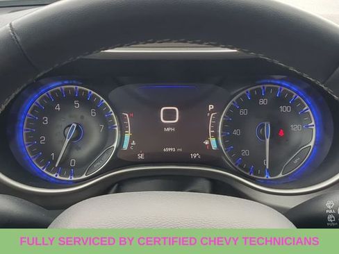 Used 2023 Chrysler Pacifica Touring-L FWD image 28