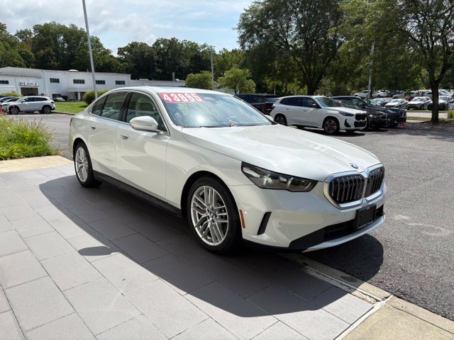 Certified 2024 BMW 530i xDrive w/ Premium Package AWD/4WD image 5